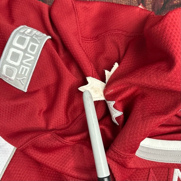 2000 Sydney Olympics Team Canada Hockey Jersey - Picture 6 of 8